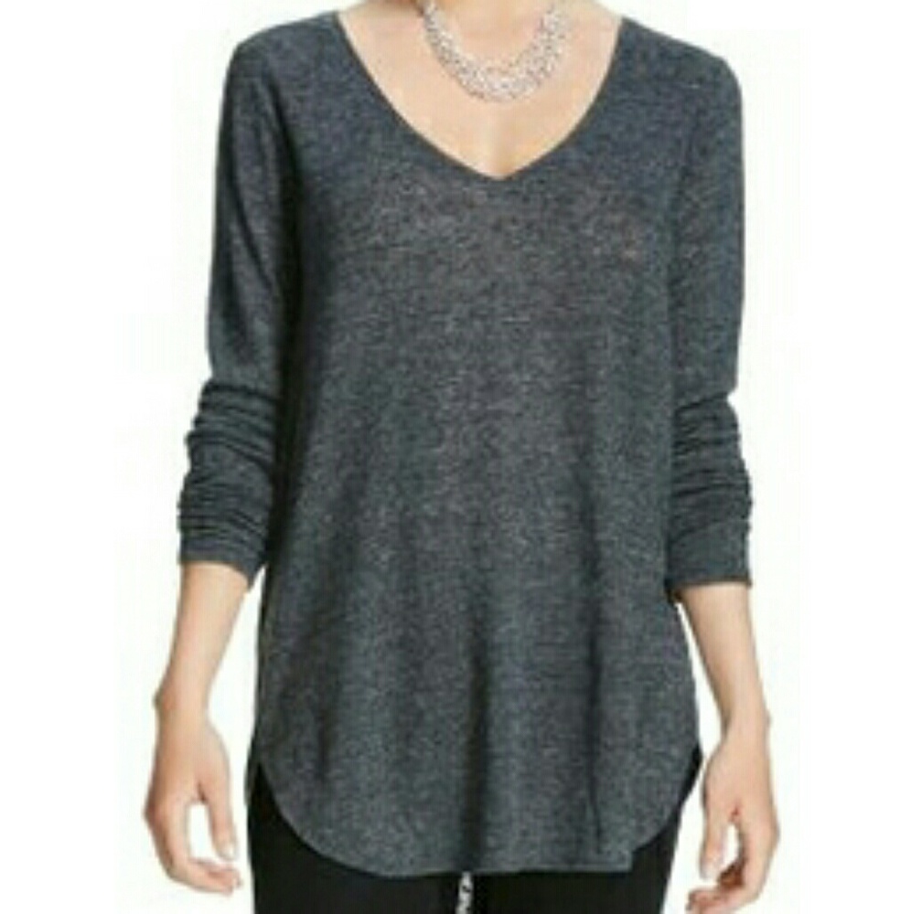 Gray long sleeve tee